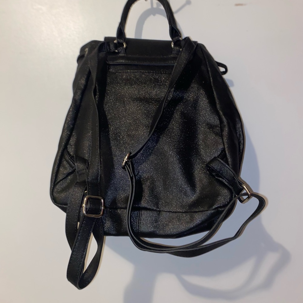 Ruffle Backpack - Picture 4 of 7